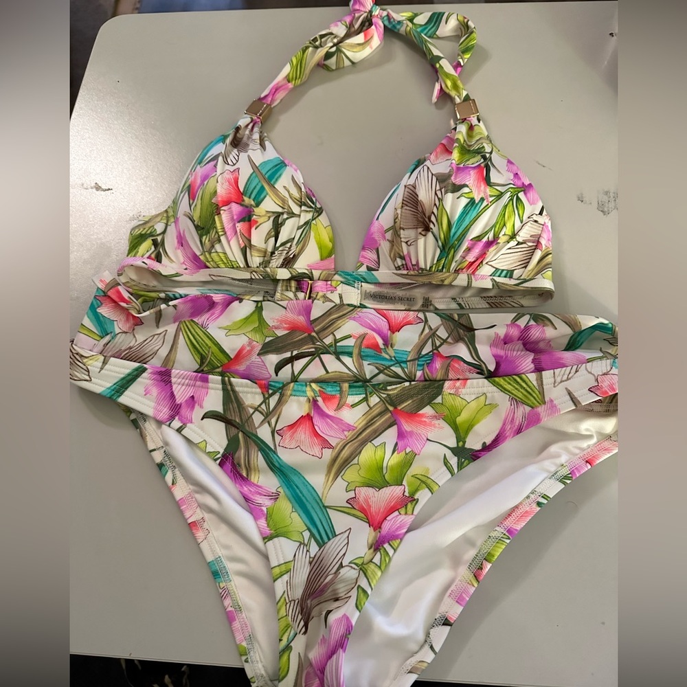 Victoria’s Secret size M Bikini Top and Bottom